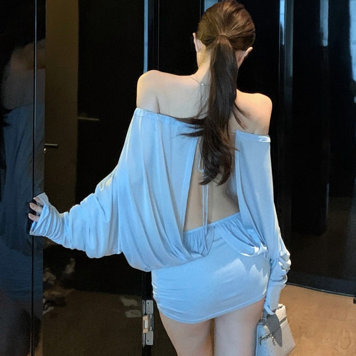 Blue one-shoulder long-sleeved dress, waist-length skirt